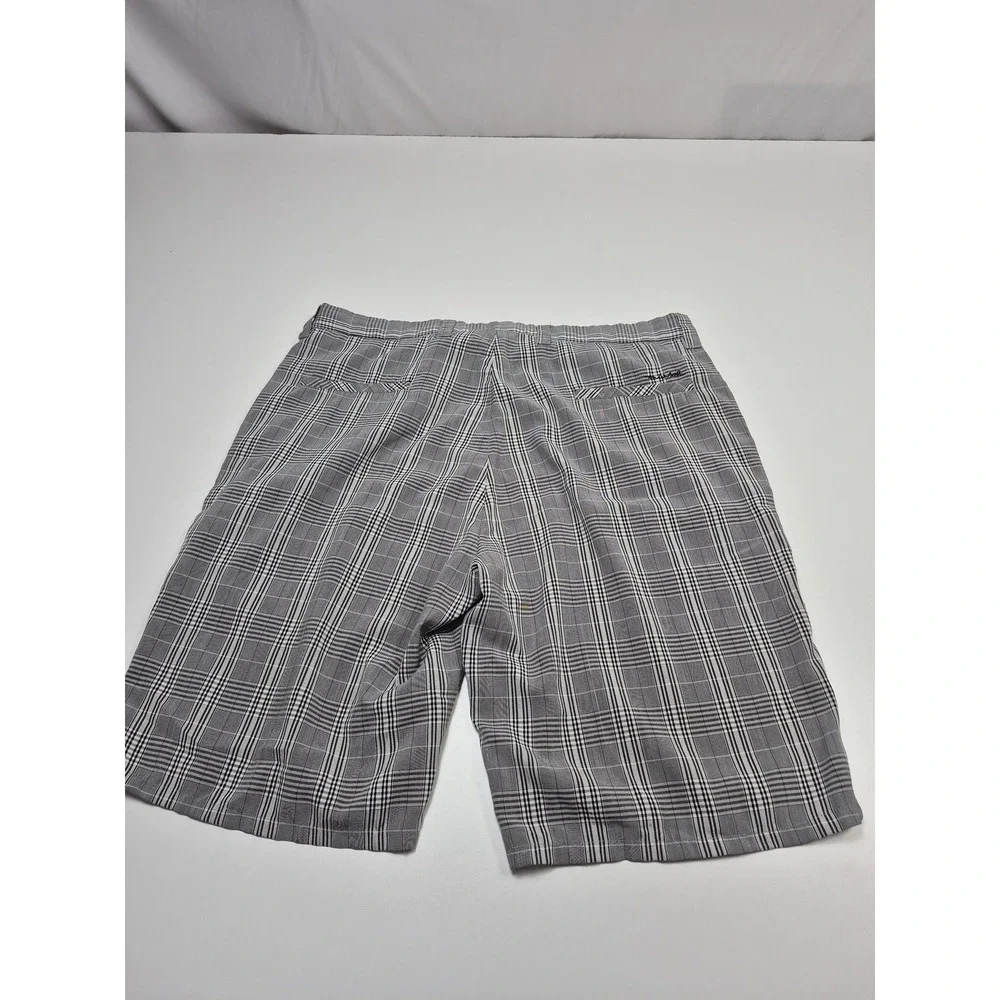 Travis Mathew Banks Plaid Shorts Men's 38 Gray Chino Stretch Golf Casual